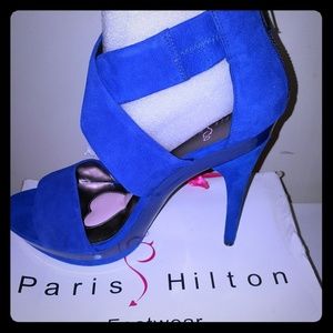 Paris Hilton heel